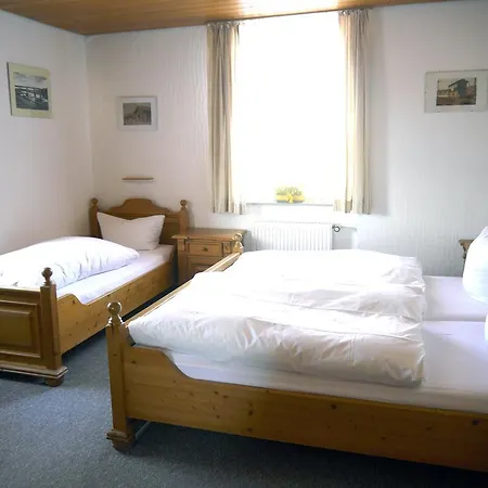 Hotel-gasthof-destille-eisenbahn