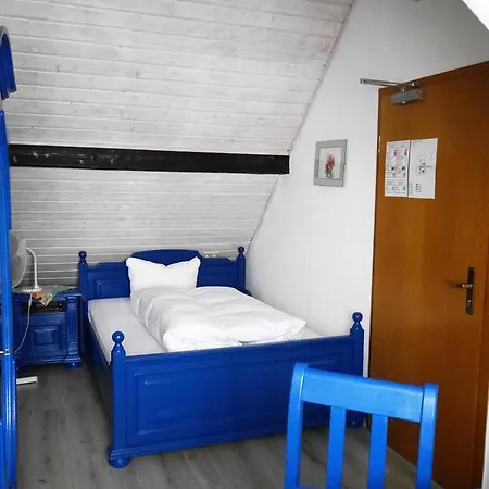 Hotel-gasthof-destille-eisenbahn موسباخ