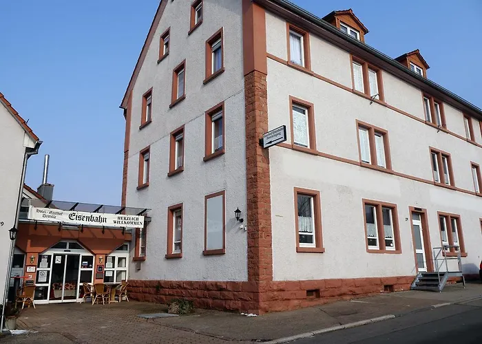 Hotel-gasthof-destille-eisenbahn 2*